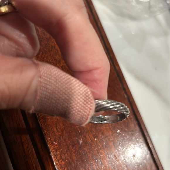 David Yurman silver ring with saphires - Picture 5 of 8